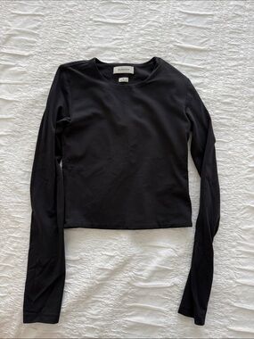 Aritzia Black Long-Sleeve Crew Neck Top